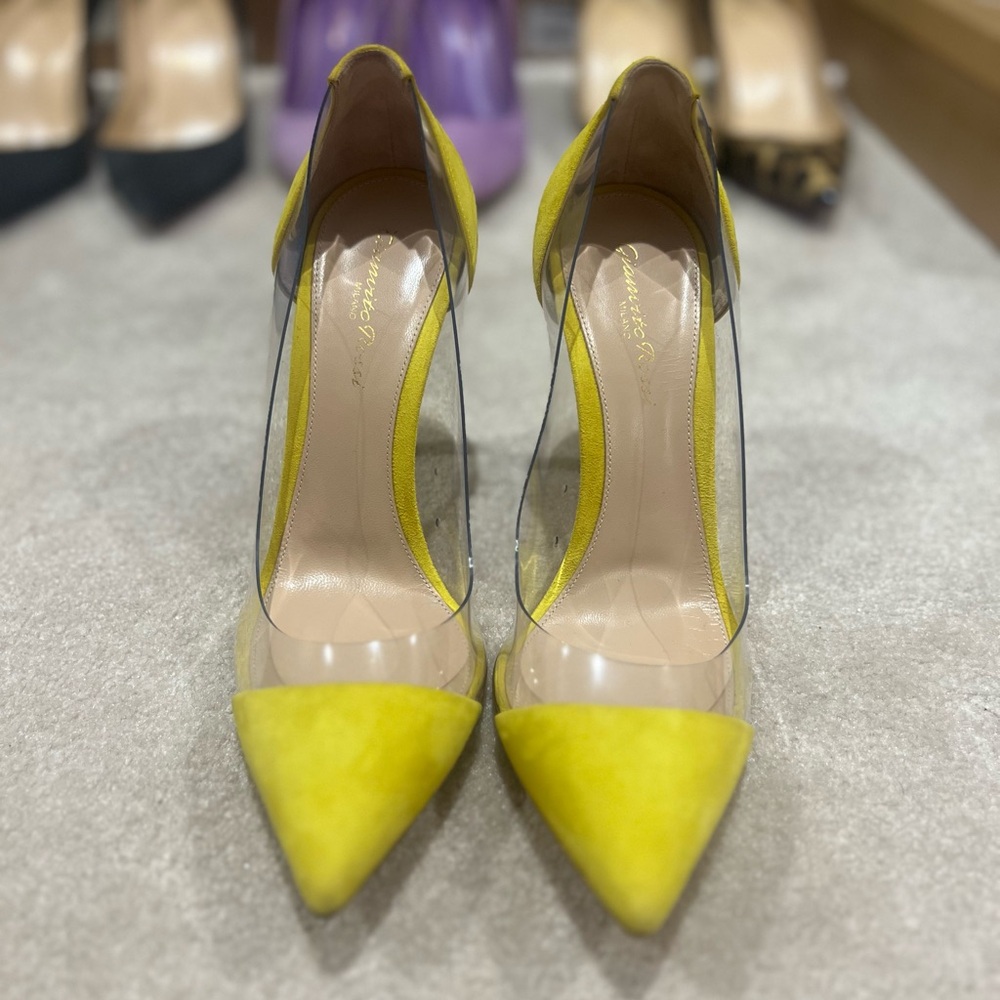 Gianvito Rossi Plexi Pumps Yellow Suede